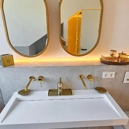 Luxus Dachgeschoss 80m² * Munich